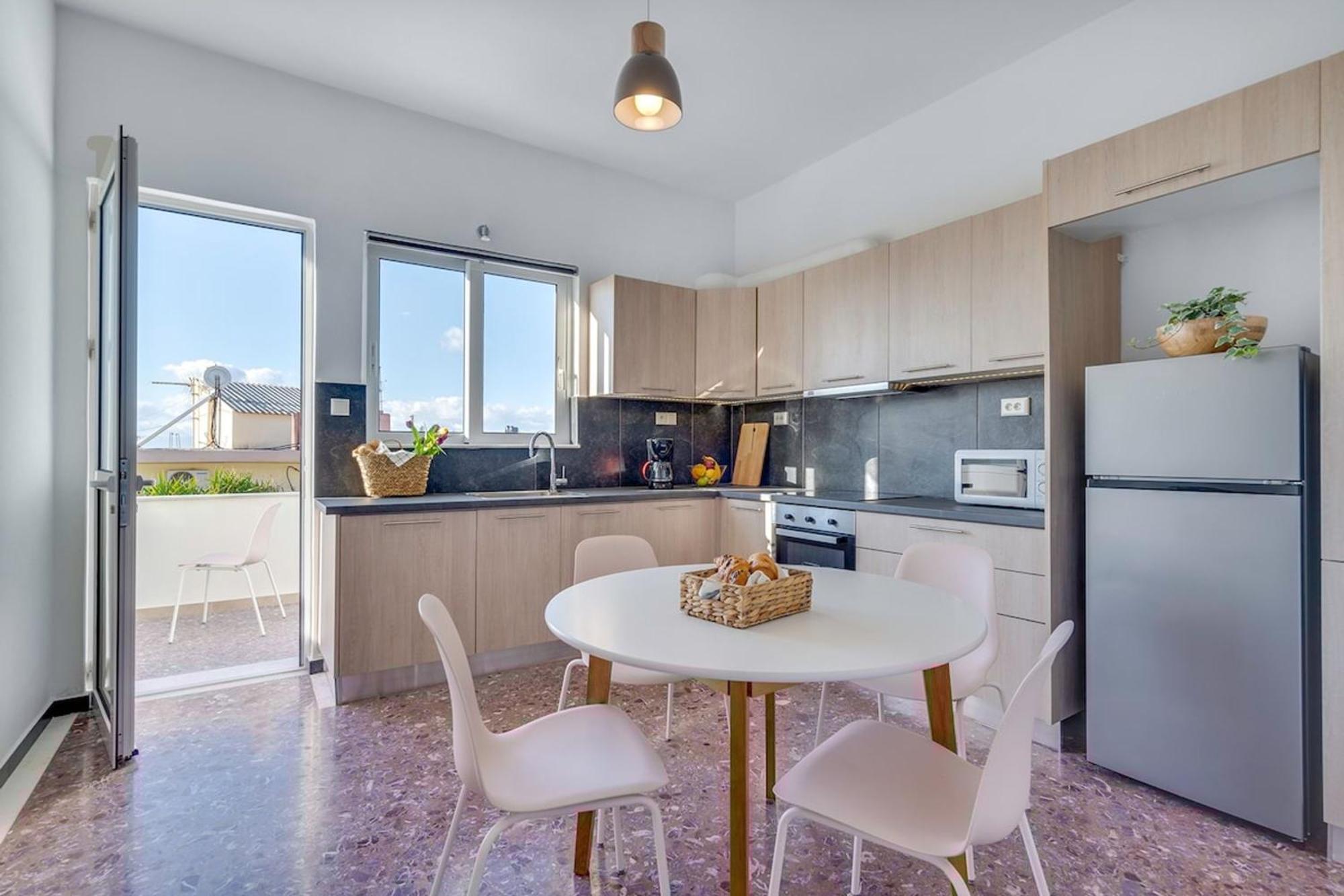 Sea City And Mountain View Apartment Ханья Экстерьер фото
