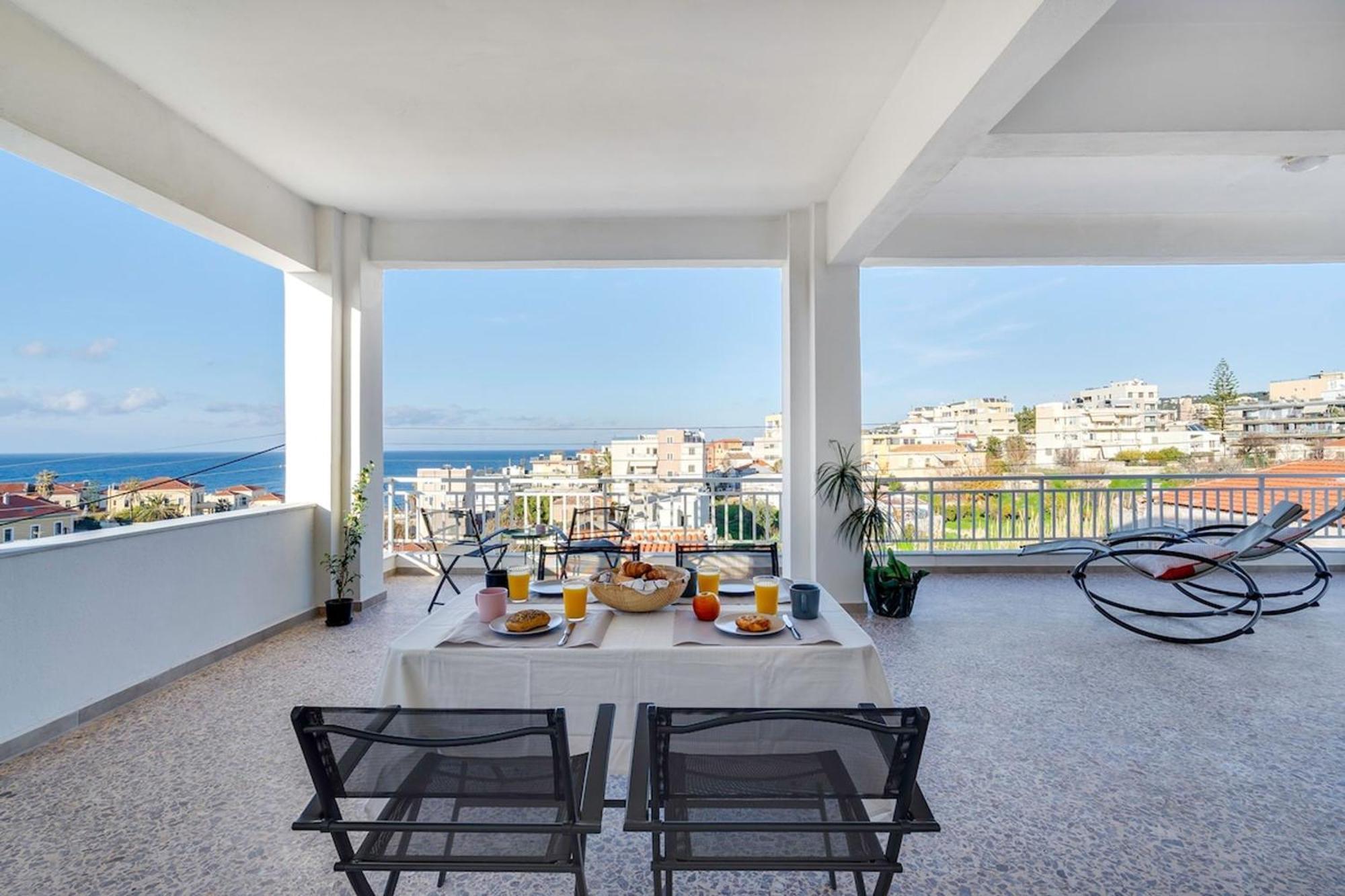 Sea City And Mountain View Apartment Ханья Экстерьер фото
